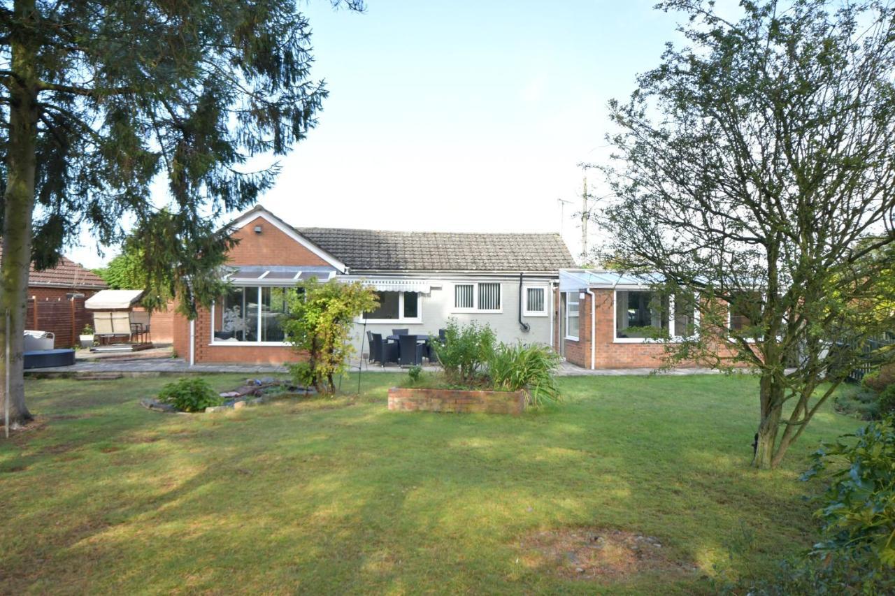 Little Hare Lodge - Spacious 2 Bedroom Attached Bungalow Вудхолл Спа Экстерьер фото